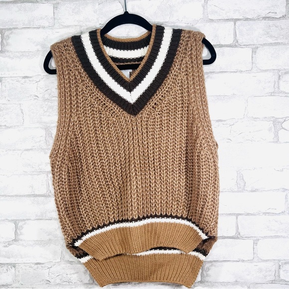 Melrose knitted Vest in size M - Picture 1 of 12